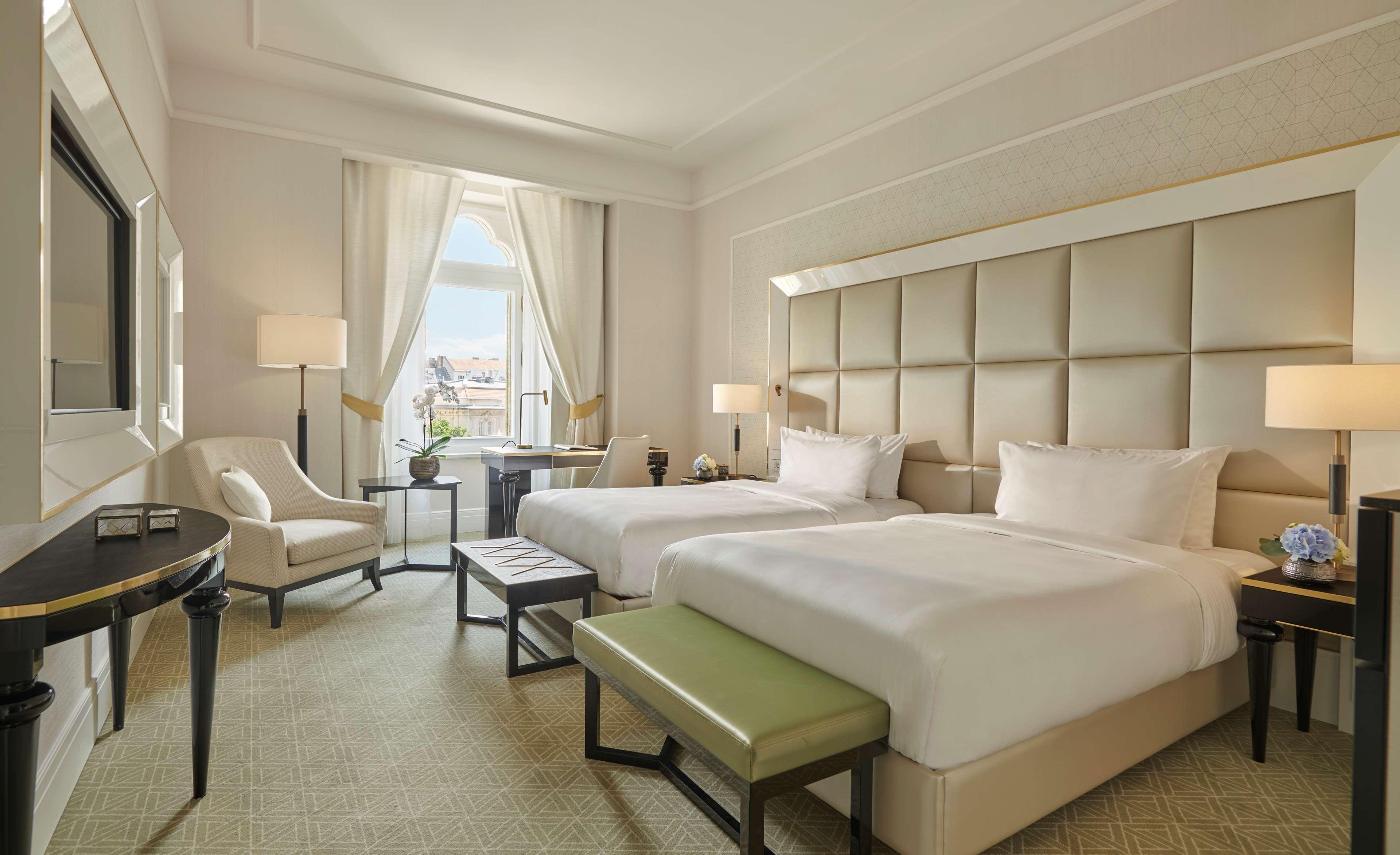 Párisi Udvar Hotel Budapest, part of Hyatt Bagian luar foto