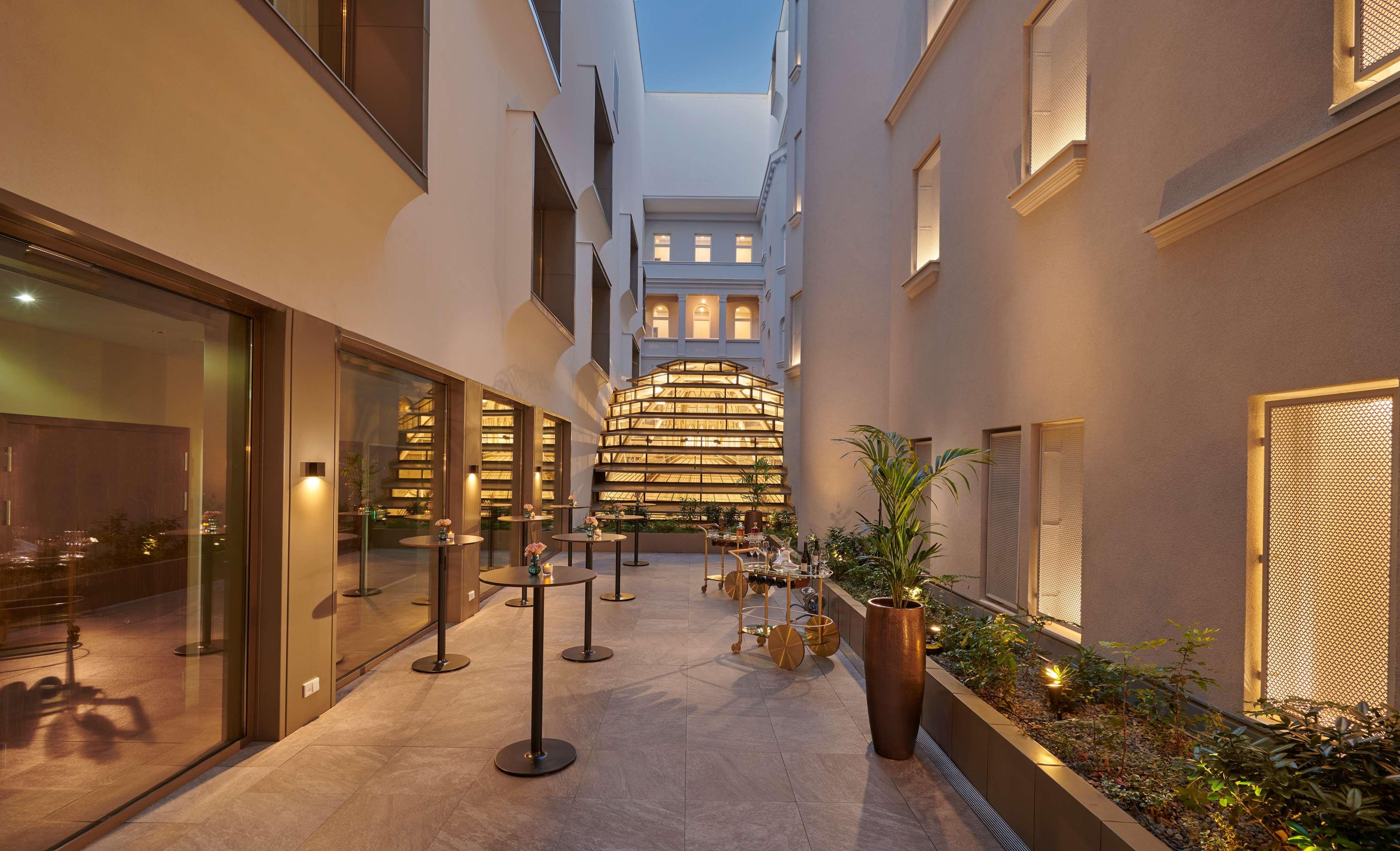 Párisi Udvar Hotel Budapest, part of Hyatt Bagian luar foto