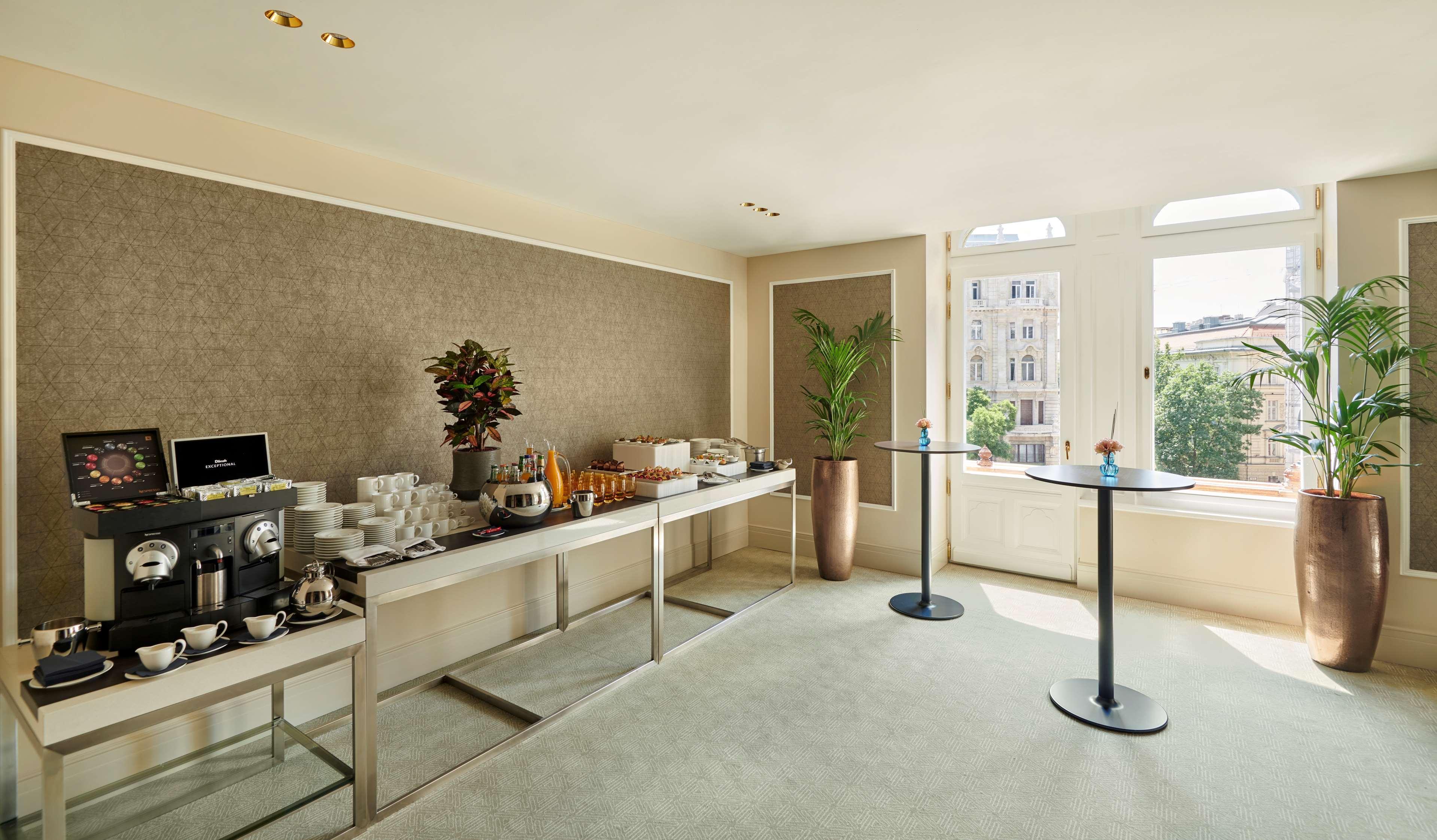 Párisi Udvar Hotel Budapest, part of Hyatt Bagian luar foto