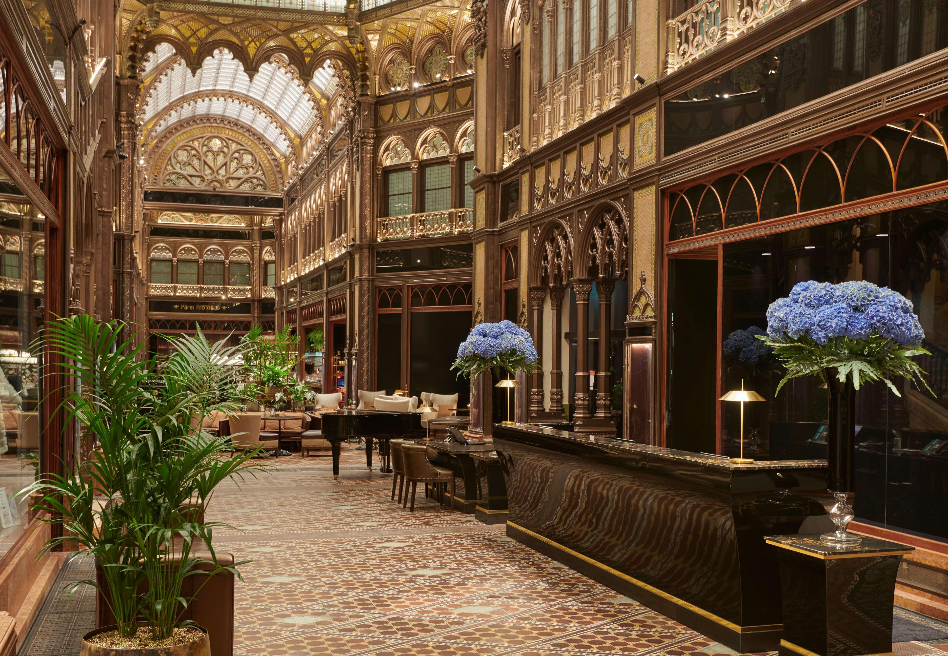 Párisi Udvar Hotel Budapest, part of Hyatt Bagian luar foto